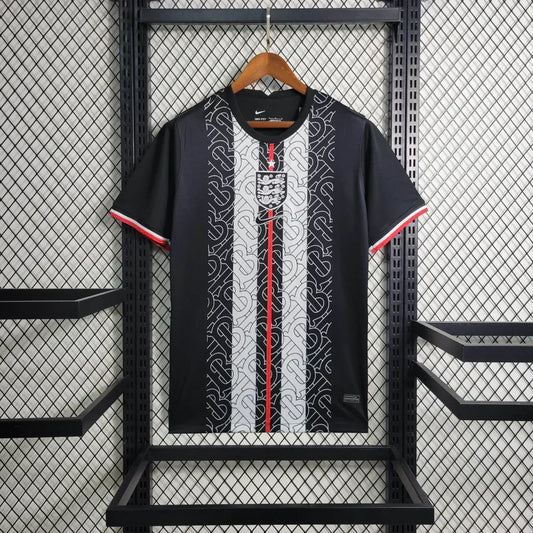 England "Regal Runic" Edición Especial
